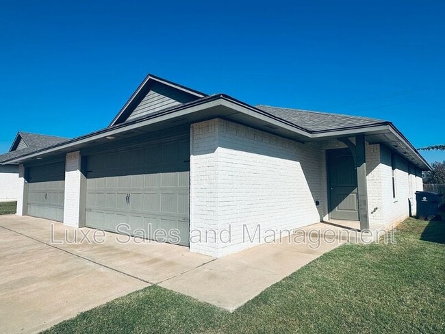 11412 N Lincoln Blvd in Oklahoma City, OK - Building Photo - Building Photo