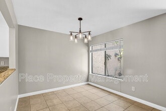 3017 Plaza Lorenzo in Bonita, CA - Foto de edificio - Building Photo