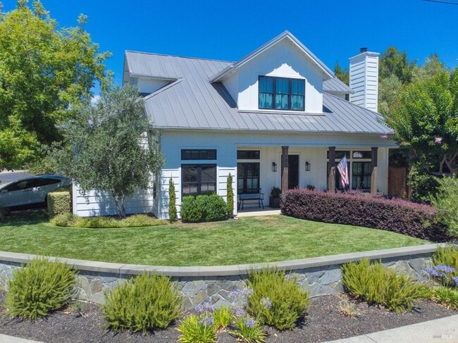 1810 Quail Ct in St Helena, CA - Foto de edificio - Building Photo
