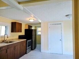 26 High St in Sabattus, ME - Building Photo