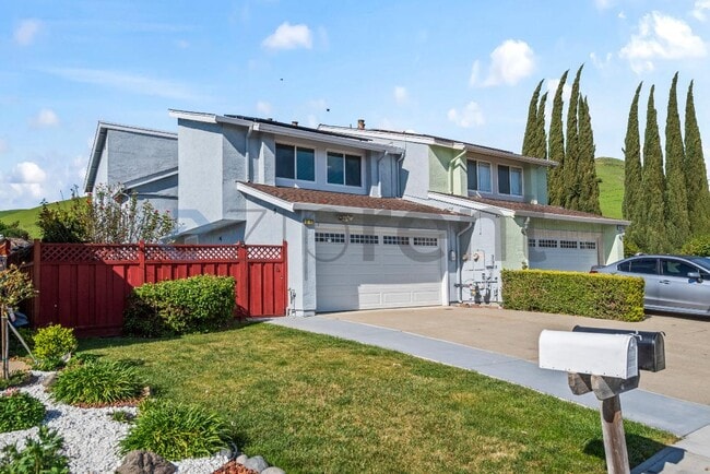 37789 Essanay Pl in Fremont, CA - Building Photo - Building Photo