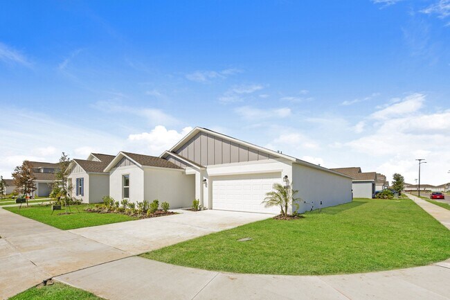 2778 Pioneer Trl in Eagle Lake, FL - Building Photo - Building Photo