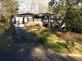 908 Redstone Ln in Birmingham, AL - Building Photo