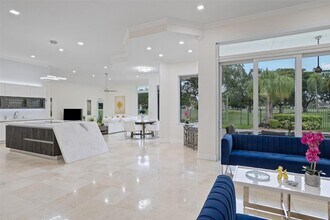 2534 Golf View Dr, Unit 1257 in Weston, FL - Building Photo - Building Photo