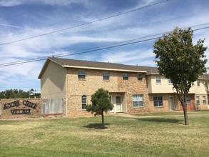 Adobe Creek Village Apartments in Borger, TX - Building Photo - Building Photo