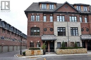 10 Powseland Cres in Vaughan, ON - Building Photo