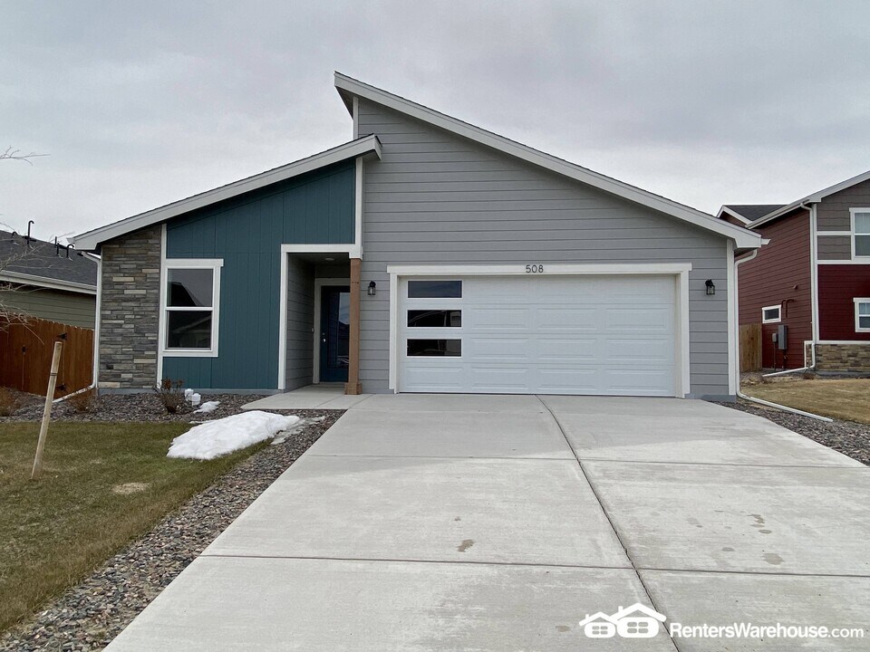 508 Bobcat Ct in Wiggins, CO - Building Photo