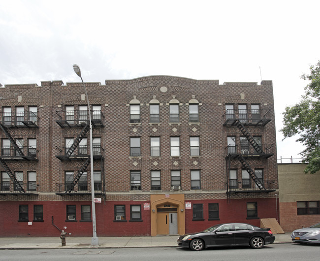 26 Sutter Ave in Brooklyn, NY - Building Photo - Building Photo