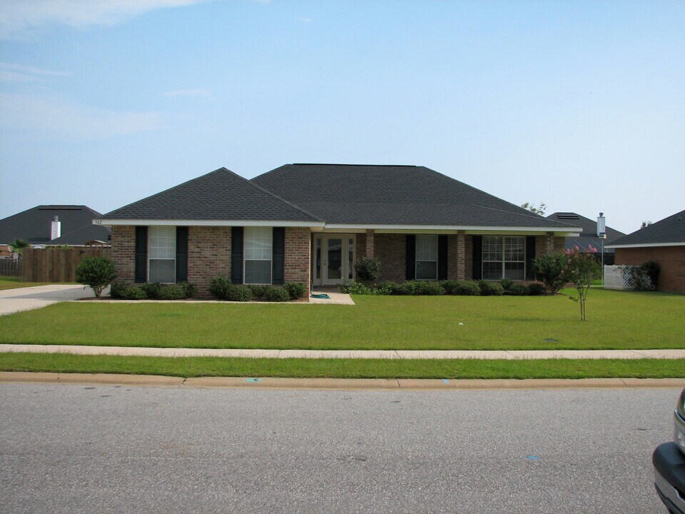 342 Manchester Ln in Foley, AL - Building Photo