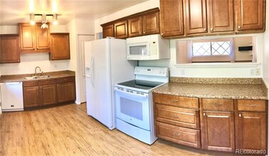 1302 Quivira Dr in Denver, CO - Building Photo - Building Photo