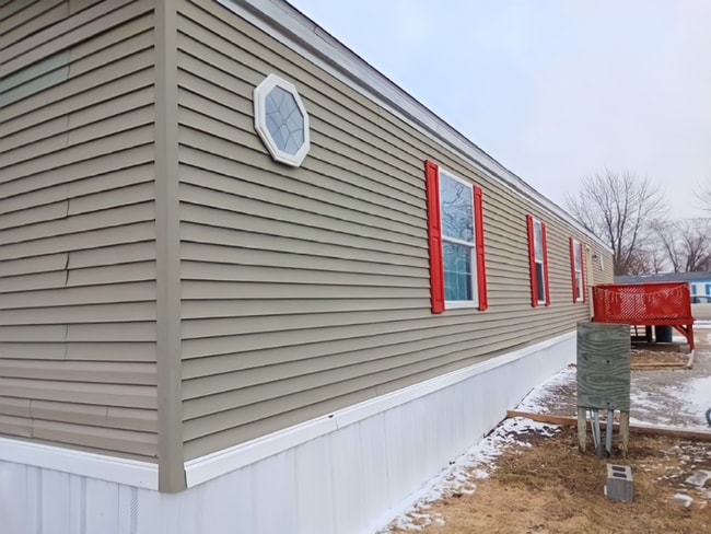 200 N 28th St in Fairfield, IA - Foto de edificio - Building Photo