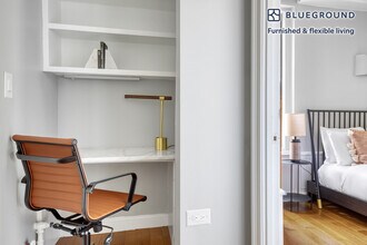 240 W 73rd St in New York, NY - Building Photo - Building Photo