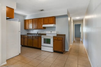 408 N Rosland Dr in Kissimmee, FL - Building Photo - Building Photo