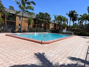 12638 Kenwood Ln in Ft. Myers, FL - Building Photo - Building Photo