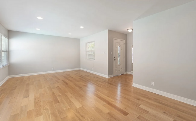 property at 2653 S Wadsworth Cir