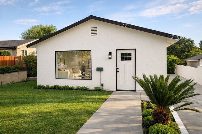 577 Stepney St in Inglewood, CA - Building Photo - Building Photo