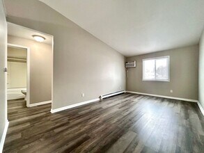 3924 Kenowa Ave in Grandville, MI - Foto de edificio - Building Photo