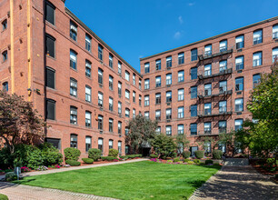 Stockbridge Court in Springfield, MA - Building Photo - Building Photo