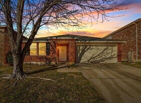 1713 Baxter Springs Dr in Justin, TX - Building Photo