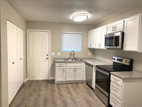 Santa Barbara Apartments in Mesa, AZ - Building Photo - Interior Photo