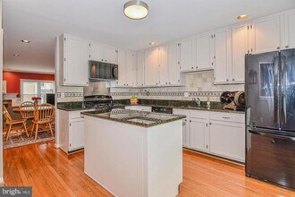 14326 Winding Woods Ct in Centreville, VA - Building Photo - Building Photo
