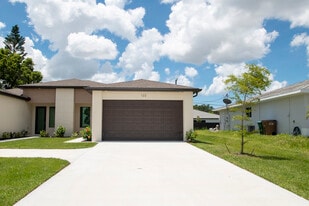 122 SE 12th Ter in Cape Coral, FL - Building Photo