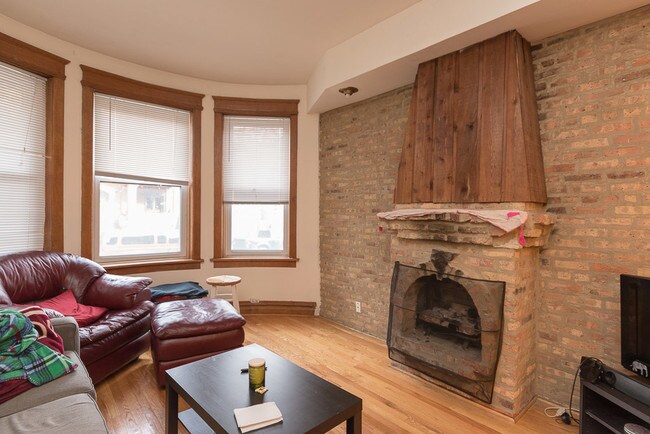 3826 N Kenmore Ave, Unit 1 in Chicago, IL - Building Photo - Building Photo