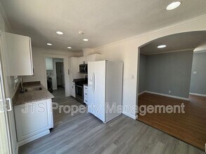 5429 Greenbrier Way in Fair Oaks, CA - Building Photo - Building Photo