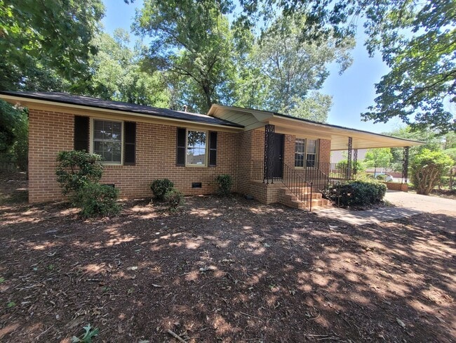 107 Huntington Ct