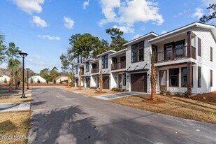 1910 Seacottage Wy in Wilmington, NC - Building Photo