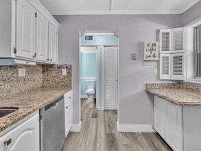 3600 NE 170th St in North Miami Beach, FL - Building Photo - Building Photo