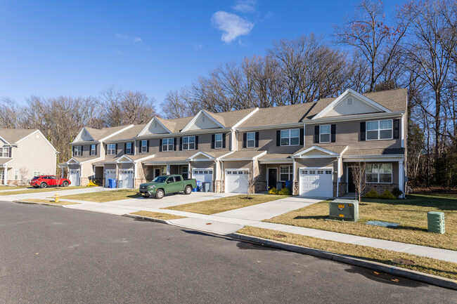 Mi Place at Rancocas Townhomes in Mount Holly, NJ - Building Photo - Building Photo