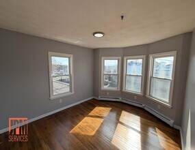 10 Joyce St in Lynn, MA - Building Photo - Building Photo