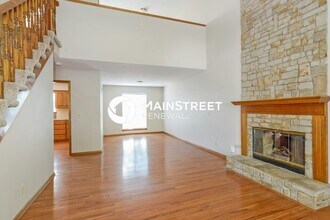 1330 N Anne Shirley Dr in Olathe, KS - Building Photo - Building Photo