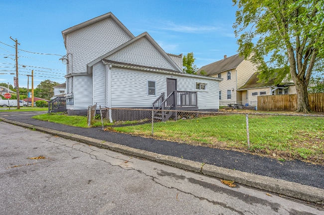 267 Main St in Duryea, PA - Foto de edificio - Building Photo