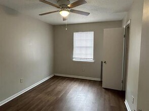 220 Garden Cir in Hinesville, GA - Building Photo - Building Photo