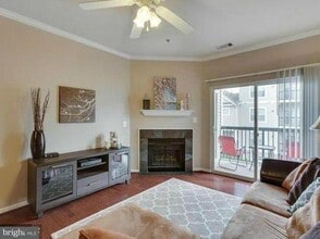 13397 Connor Drive, Unit J in Centreville, VA - Building Photo - Building Photo