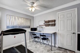 4300 Tara Ave-Unit -Unit A in Las Vegas, NV - Foto de edificio - Building Photo