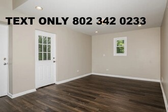 10116 Harnew Rd E in Oak Lawn, IL - Building Photo - Building Photo