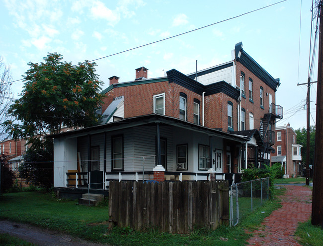 136 - 138 Stanbridge St in Norristown, PA - Building Photo - Building Photo