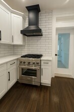 7937 S Crandon Ave in Chicago, IL - Building Photo - Building Photo