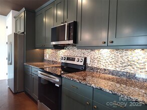2338 Yadkin Ave in Charlotte, NC - Building Photo - Building Photo