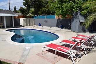 6838 Bertrand Ave in Los Angeles, CA - Building Photo - Building Photo