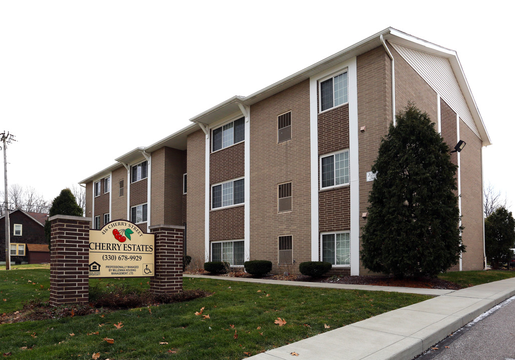 Cherry Estates Apartments in Kent, OH - Foto de edificio