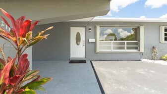 7211 Shalimar St in Miramar, FL - Building Photo