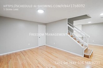 5 Debra Ln in Bellingham, MA - Building Photo - Building Photo