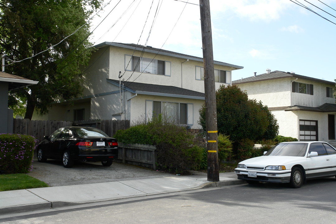 515 Harrison Ave in Redwood City, CA - Building Photo