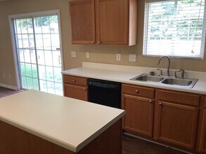 5710 Waterpoint Dr in Browns Summit, NC - Building Photo - Building Photo