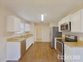 923 Littleton Dr in Concord, NC - Foto de edificio - Building Photo