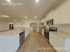 2429 Dakota Wy in Crestview, FL - Building Photo - Building Photo